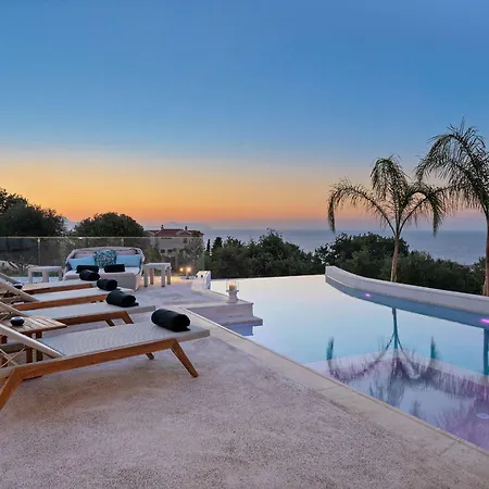 Delfini Villa *