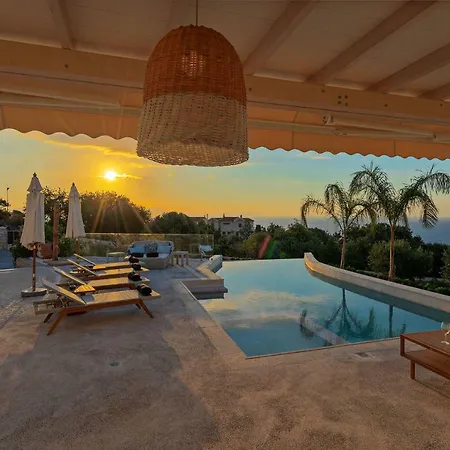 Delfini Villa *