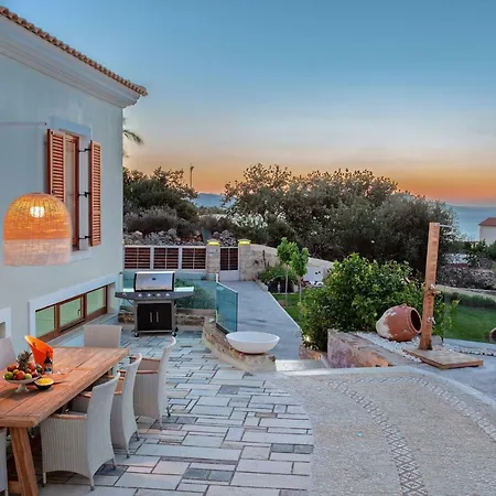 Delfini Villa *